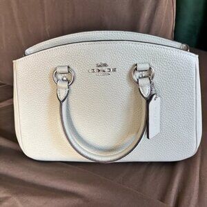 NWT - Coach Savannah Carryall Bag in Pistachio